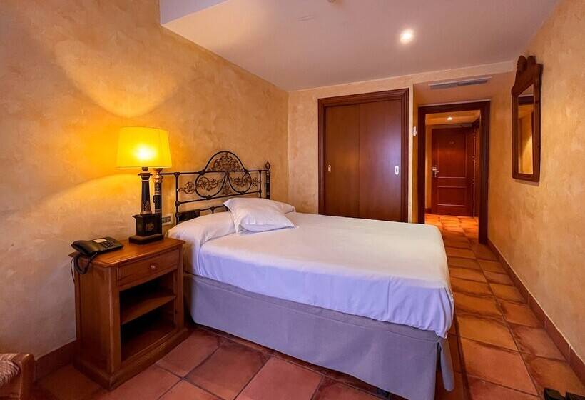 Quarto Estandar Individual, Vila De Tossa