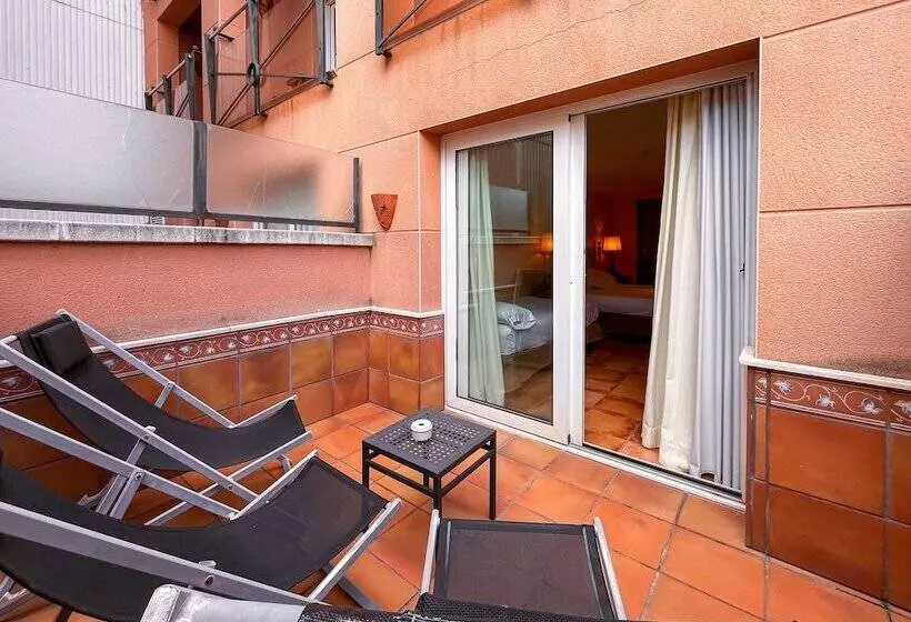 Habitació Triple Estàndard amb Balcó, Vila De Tossa
