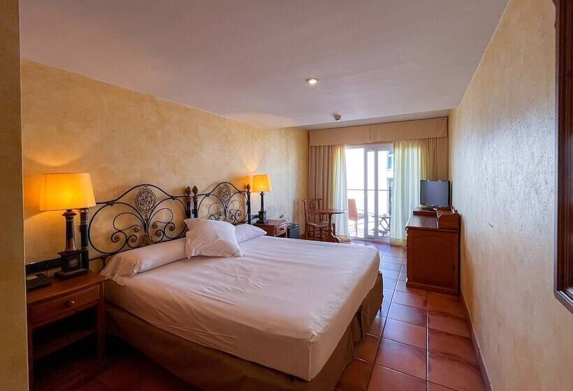 غرفة قياسية مزوَّدة بشُرفة, Vila De Tossa