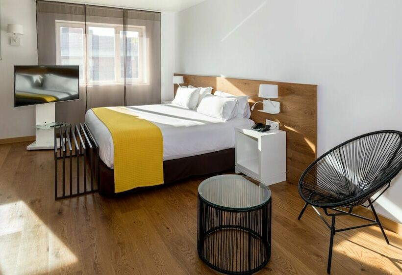 سوییت جونیور, Rafaelhoteles Atocha