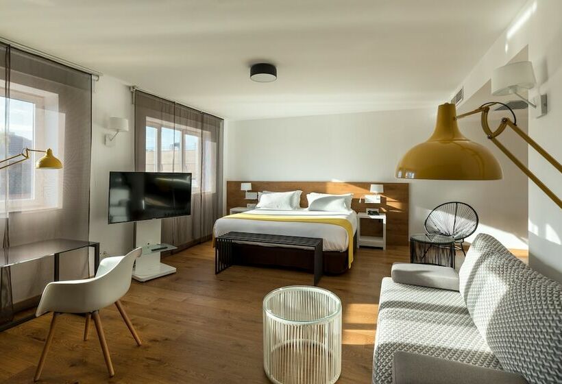 سوییت جونیور, Rafaelhoteles Atocha