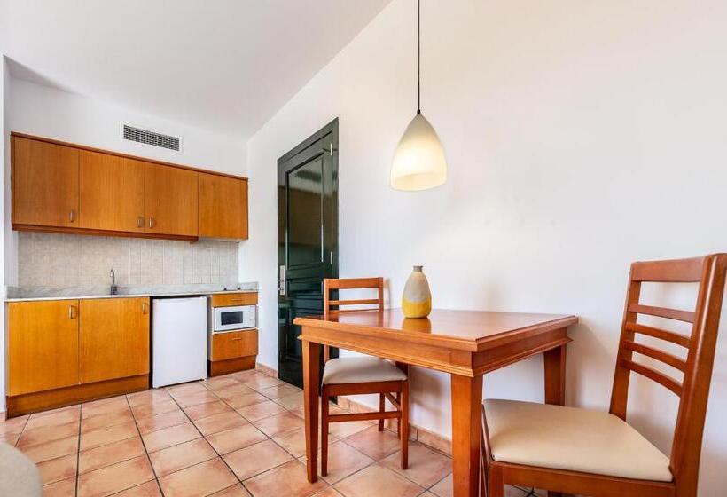 דירת חדר, Vibra Blanc Palace