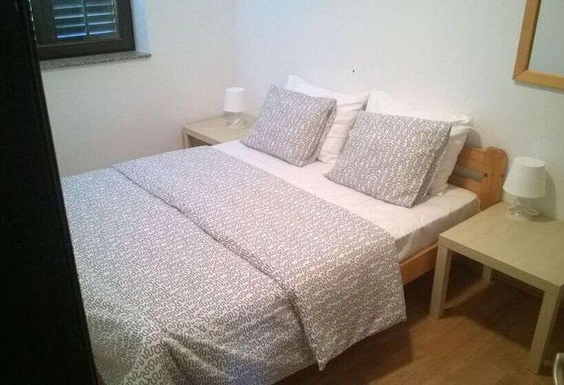 דירת חדר, Apartment Lenka / Three Bedroom