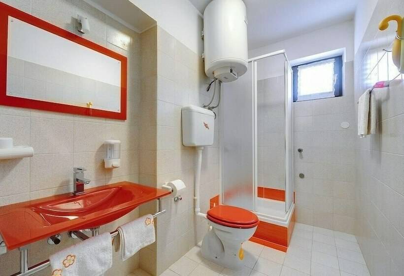 침실 1개 아파트, Apartment Lenka / Three Bedroom