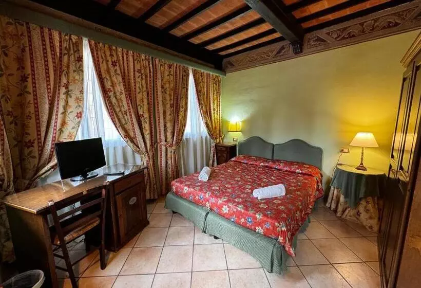 اتاق استاندارد, Villa Le Camelie Siena