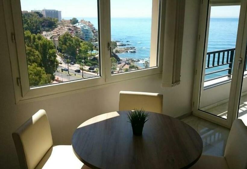 شقة 3 غرف مطلة على البحر, First Flatotel International