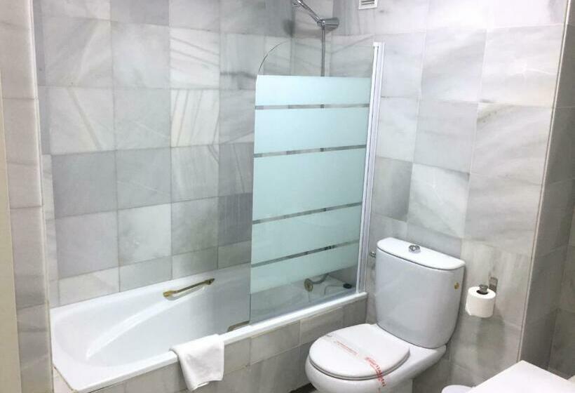 شقة غرفتين مطلة على البحر, First Flatotel International