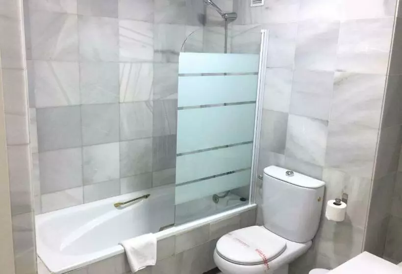 آپارتمان 2 خوابه با چشمانداز دریا, First Flatotel International