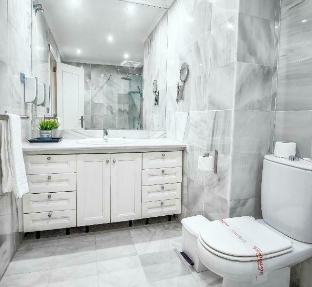 غرفة سوبيريور مطلّة علي البحر, First Flatotel International