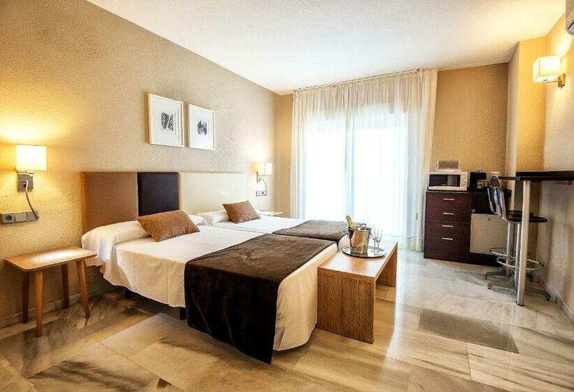 Номер Superior Вид на Море, First Flatotel International