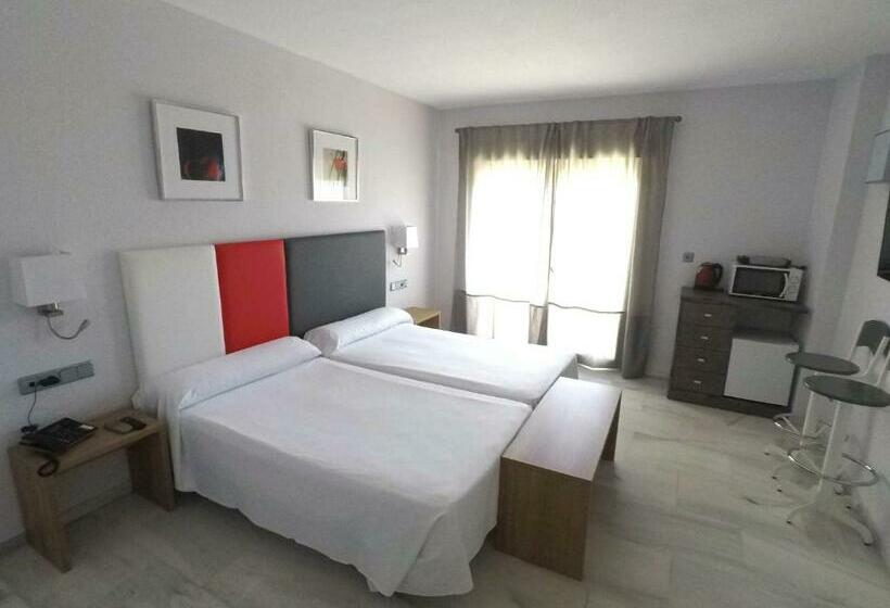 غرفة سوبيريور مطلّة علي البحر, First Flatotel International