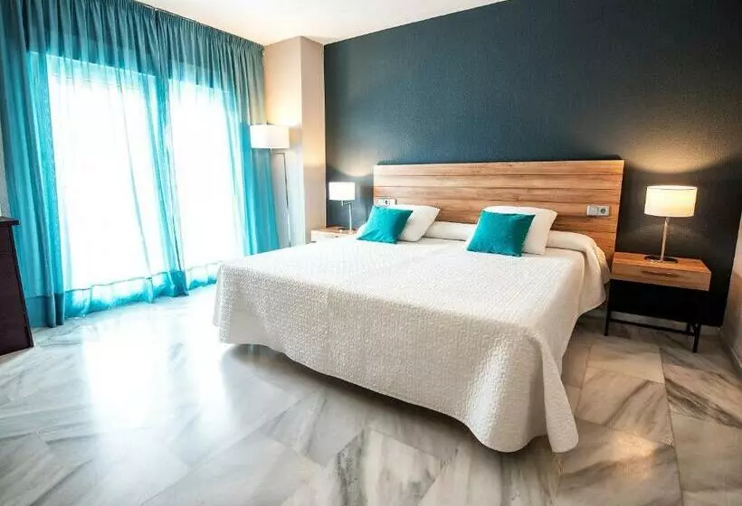 اتاق سوپریور با چشمانداز دریا, First Flatotel International