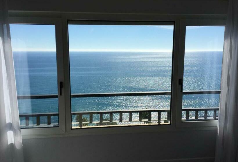 جناح إدارى مطل على البحر, First Flatotel International