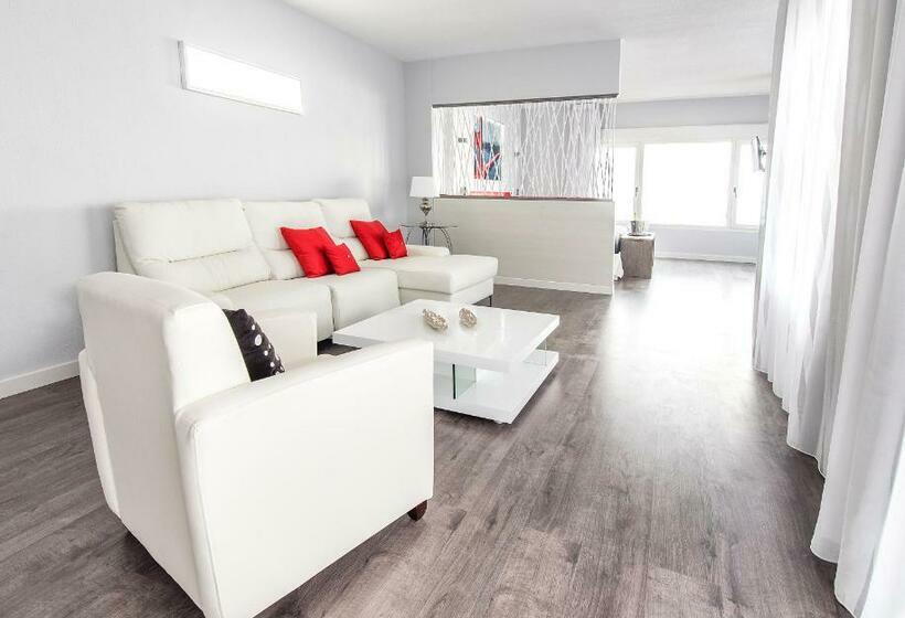 جناح إدارى مطل على البحر, First Flatotel International