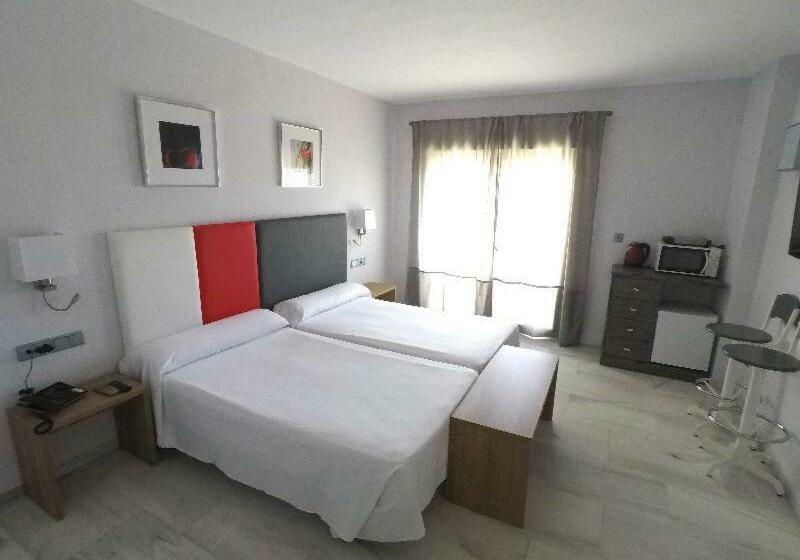 غرفة قياسية, First Flatotel International