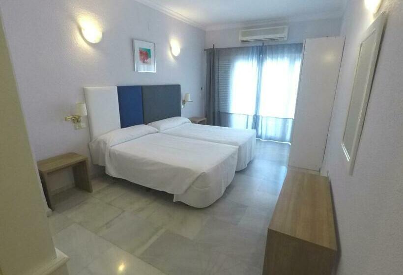 غرفة قياسية, First Flatotel International