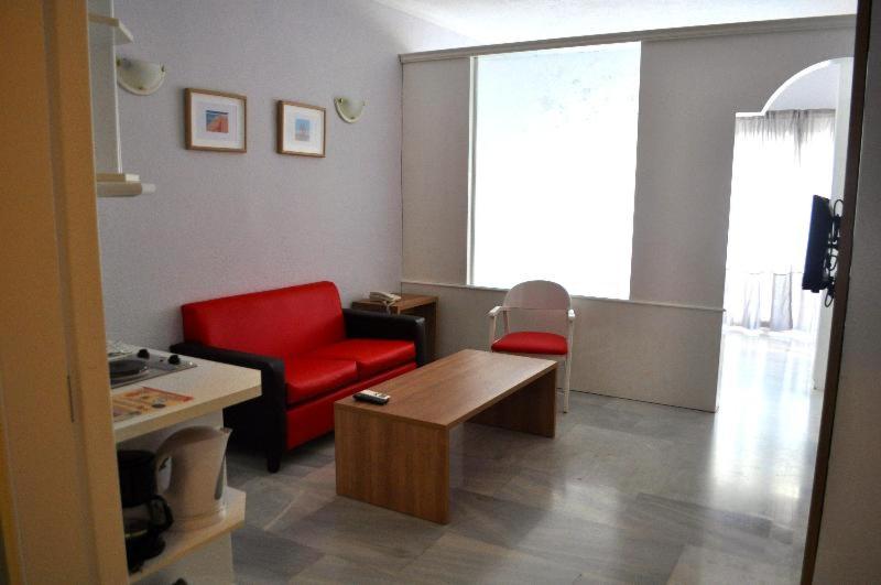 غرفة قياسية, First Flatotel International