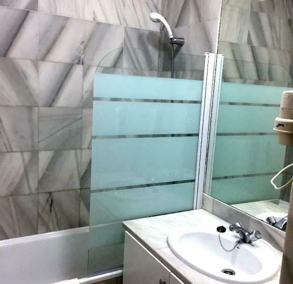 غرفة قياسية, First Flatotel International