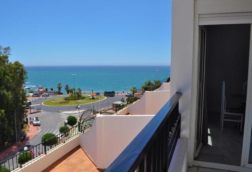 إستوديو قياسى ذو إطلالة جانبية على البحر, First Flatotel International