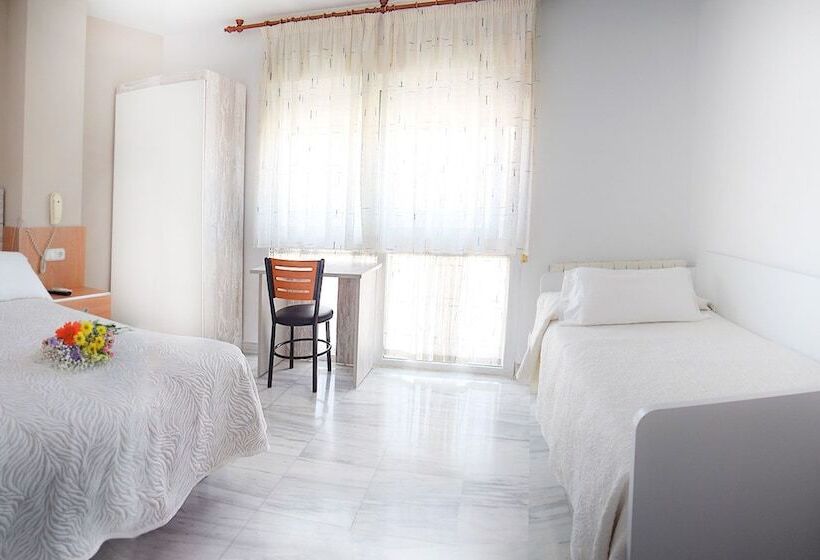 اتاق استاندارد سه نفره, Albero