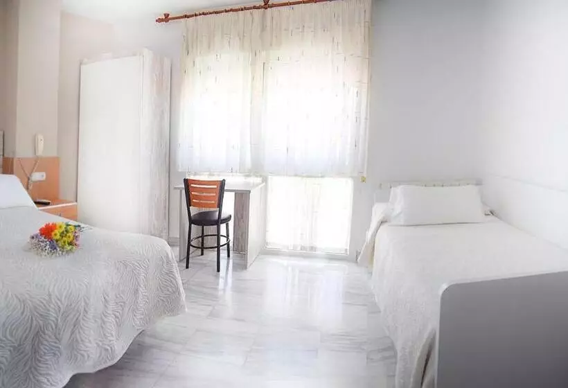 Habitación Triple Estándar, Albero