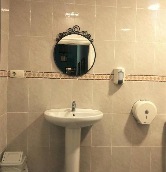 غرفة قياسية رباعية حمام مشترك, Hospedaje Don Pelayo