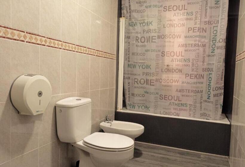 غرفة قياسية رباعية حمام مشترك, Hospedaje Don Pelayo