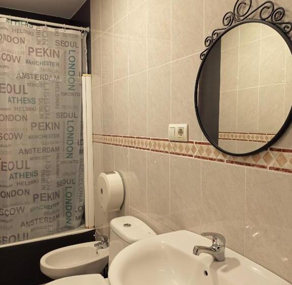 غرفة إقتصادية, Hospedaje Don Pelayo