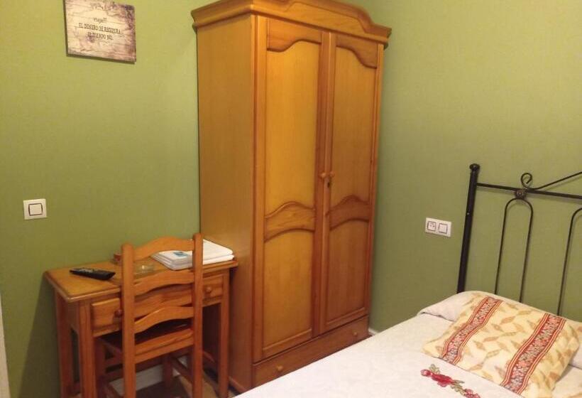 غرفة إقتصادية, Hospedaje Don Pelayo