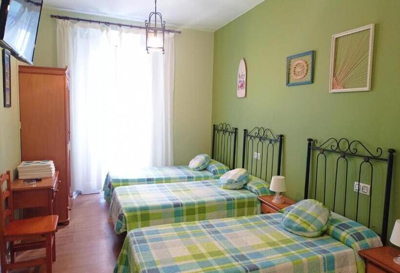غرفة قياسية رباعية, Hospedaje Don Pelayo