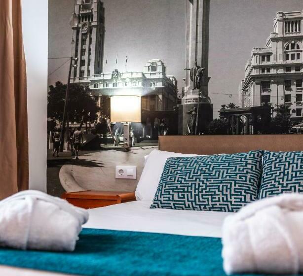 Quarto Estandar Vista Cidade, Adonis Plaza