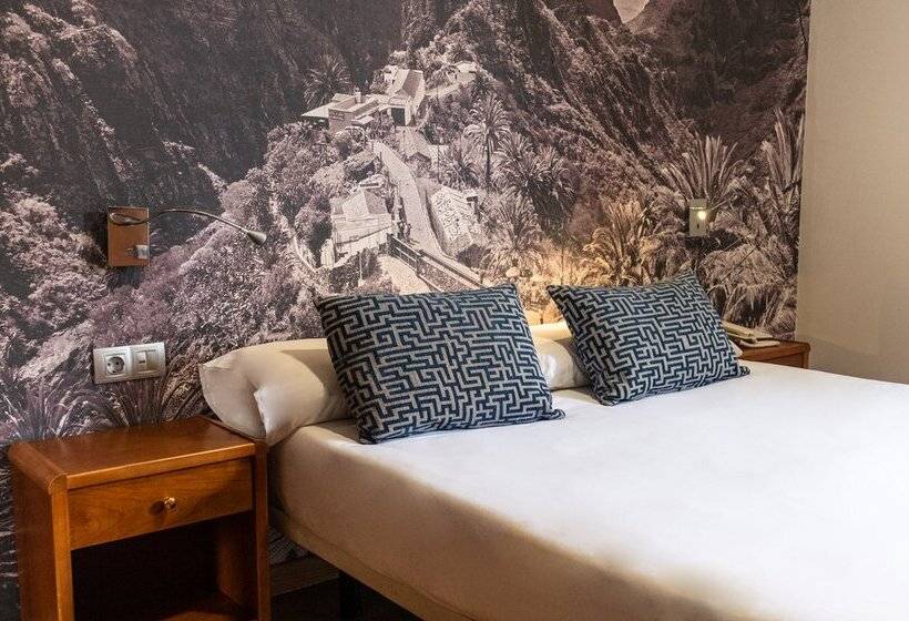 Номер Стандарт, Adonis Plaza