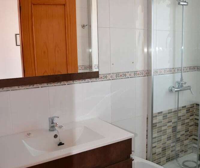 غرفة قياسية فردية ذات إطلالة جانبية على البحر, Alandalus