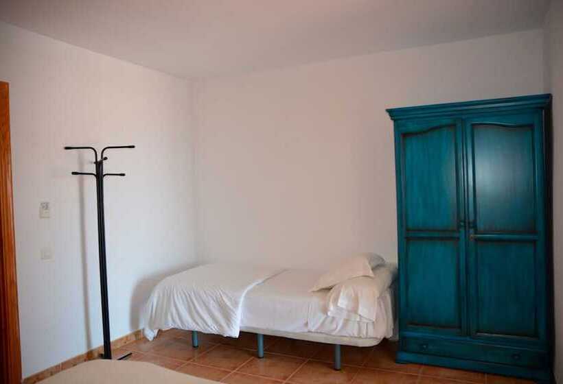 غرفة عائلية ذات إطلالة جانبية على البحر, Alandalus