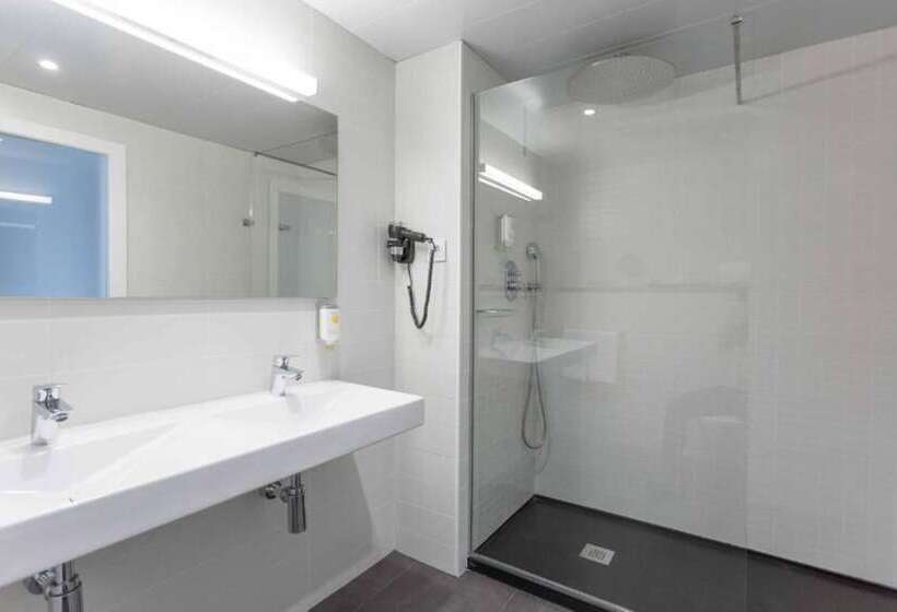 اتاق لوکس, Artiem Madrid