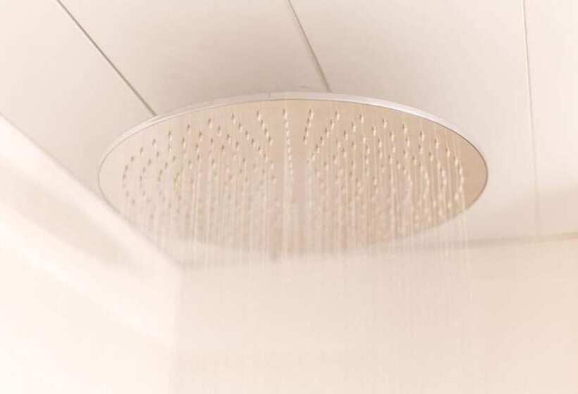 اتاق لوکس سه تخته, Artiem Madrid