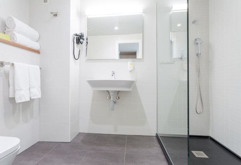 اتاق لوکس, Artiem Madrid