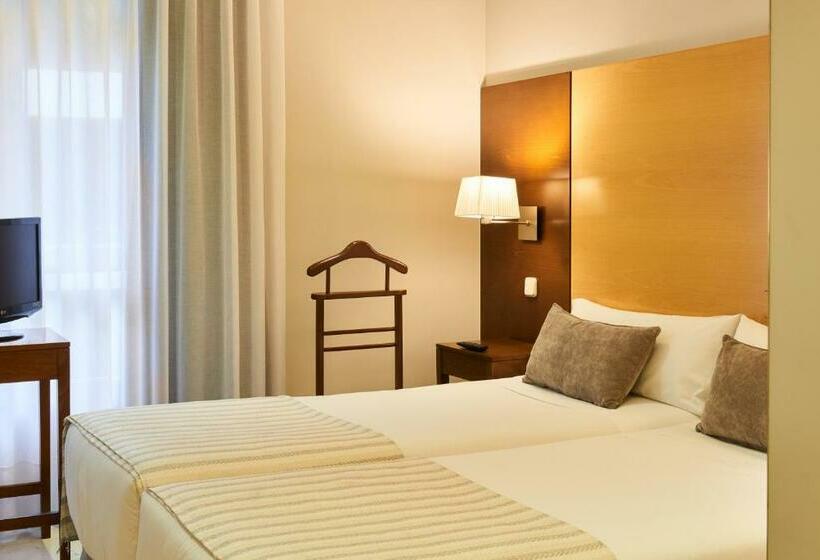 اتاق استاندارد سه نفره, Suites Barrio De Salamanca