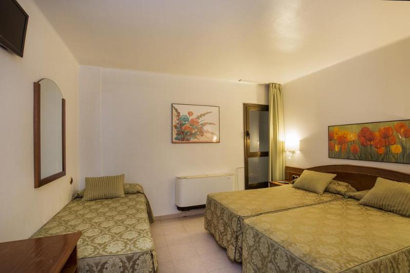 اتاق استاندارد سه نفره, Cervol by Nexta