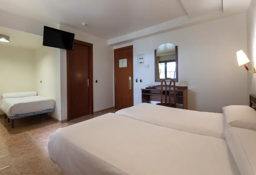 اتاق استاندارد سه نفره, Cervol by Nexta