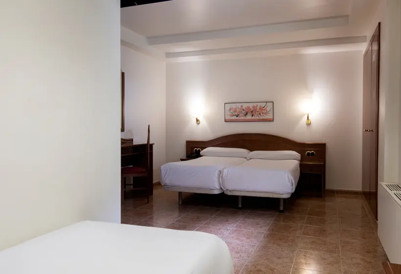 اتاق استاندارد سه نفره, Cervol by Nexta