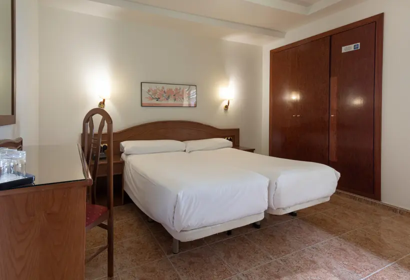 اتاق استاندارد سه نفره, Cervol by Nexta