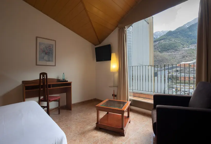 اتاق استاندارد, Cervol by Nexta