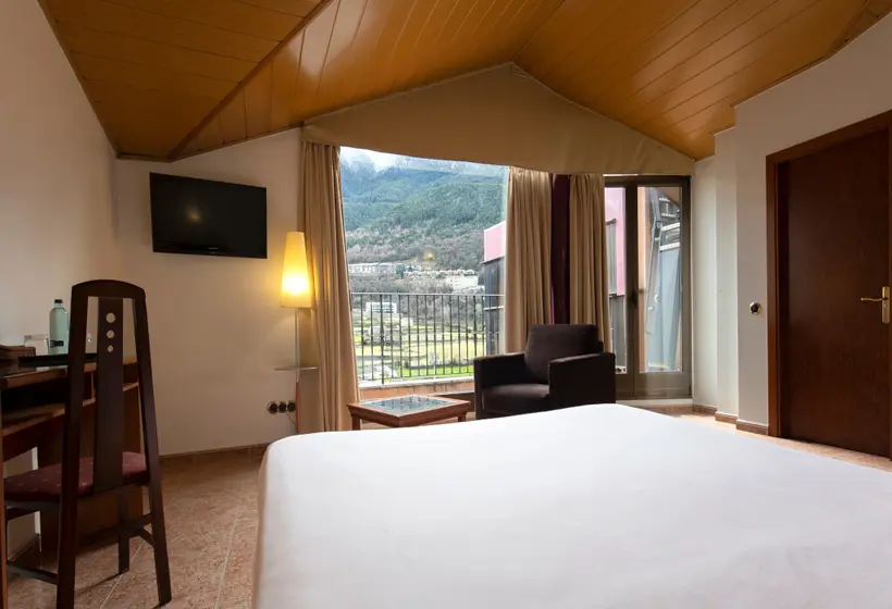 اتاق استاندارد, Cervol by Nexta