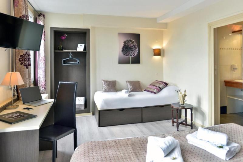 غرفة قياسية ثلاثية, Cristal Hôtel Restaurant   Logis Hotels