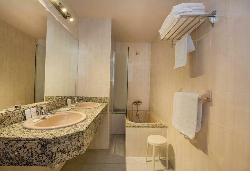 اتاق استاندارد سه نفره, Cervol by Nexta