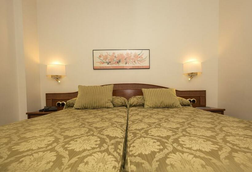 اتاق استاندارد سه نفره, Cervol by Nexta