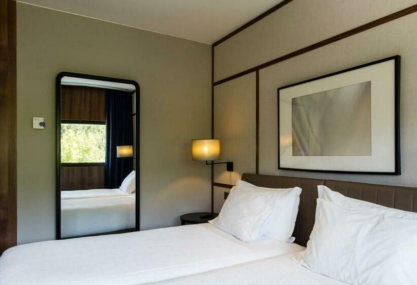 スタンダードルーム, De Guimaraes