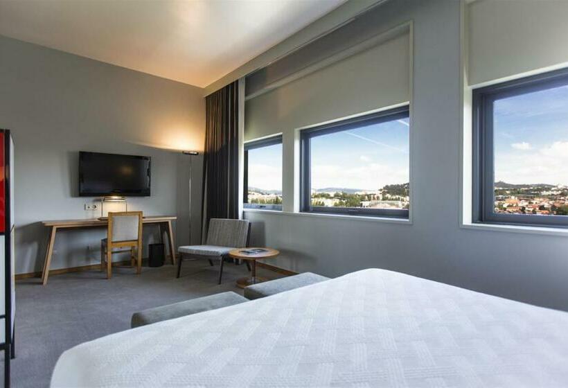 スタンダードルーム, De Guimaraes