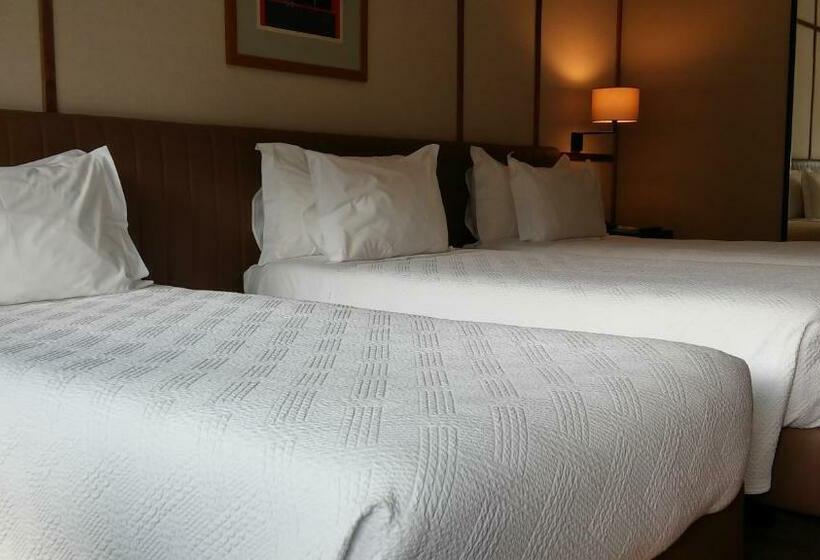 スタンダードルーム, De Guimaraes